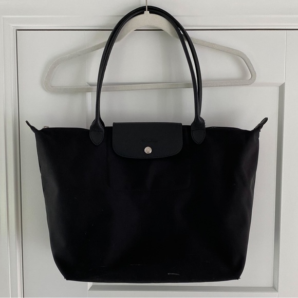 Longchamp Handbags - Longchamp Large Black Le Pilage Tote